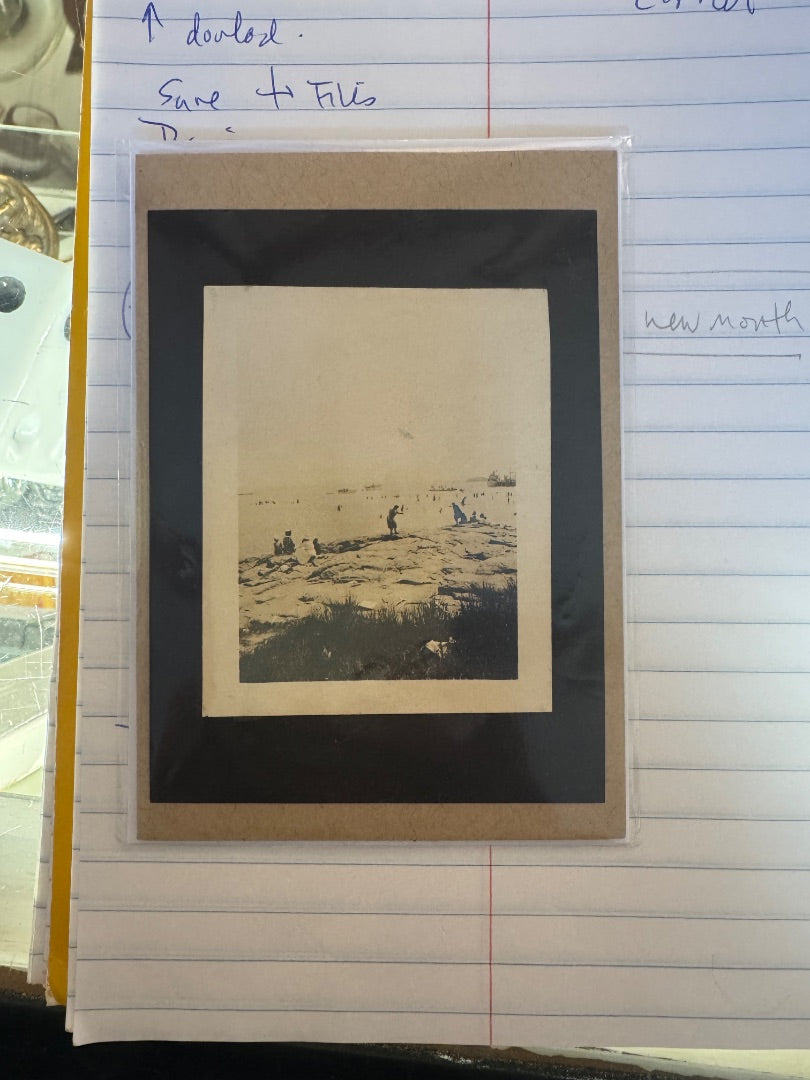 Blk and white beach scene