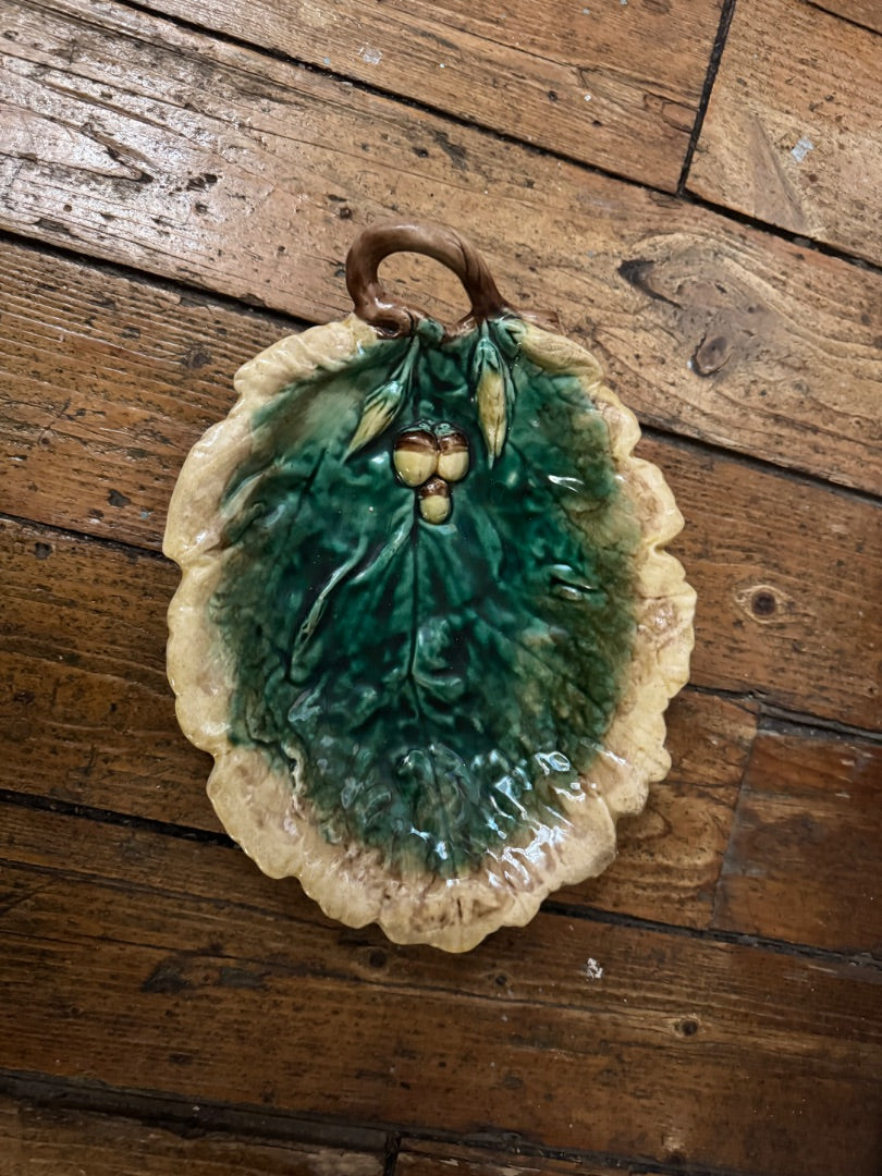 Majolica acorn leaf plate