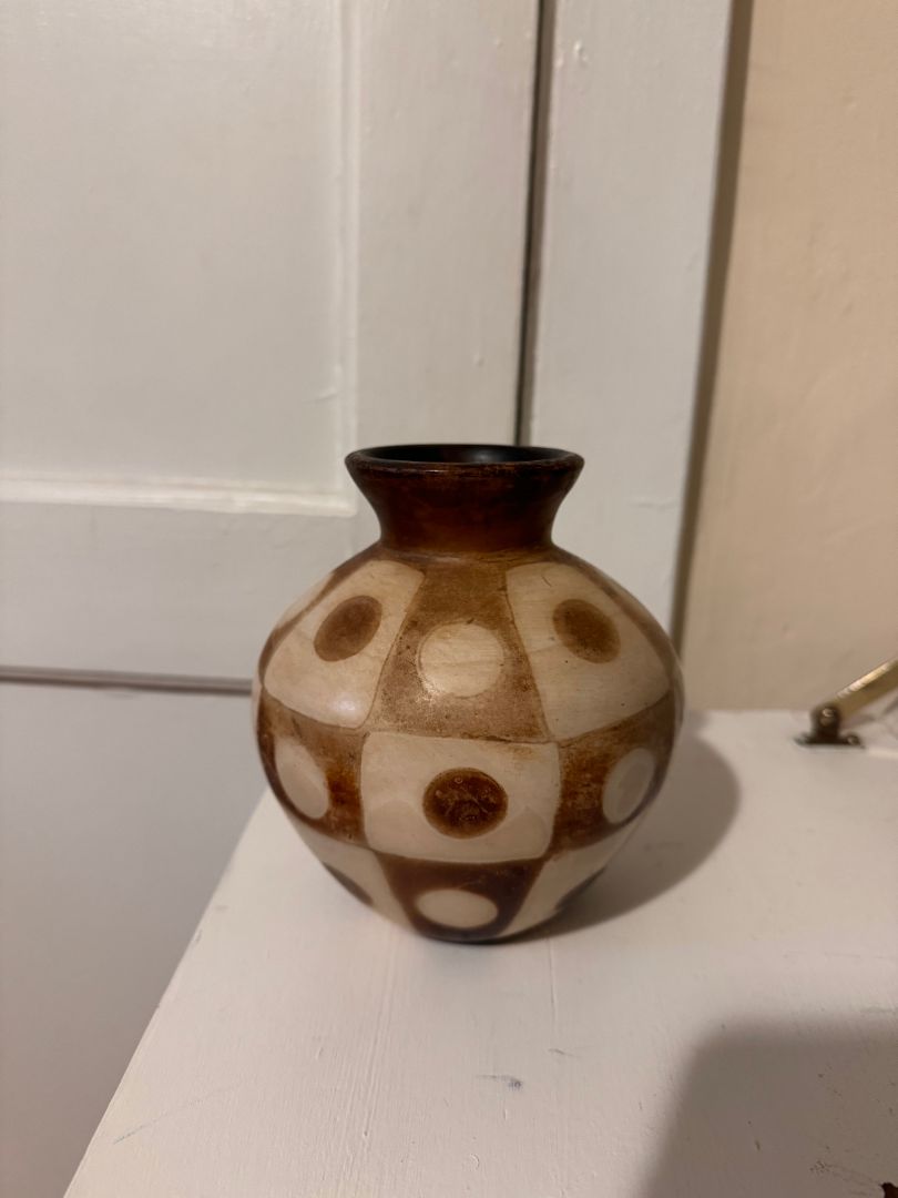 Made in Peru grid vase