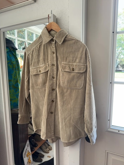 Chic corduroy buttondown
