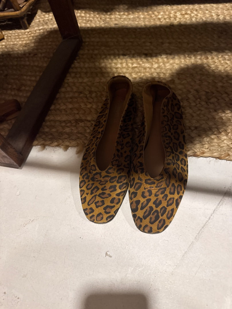 Italian leopard flats