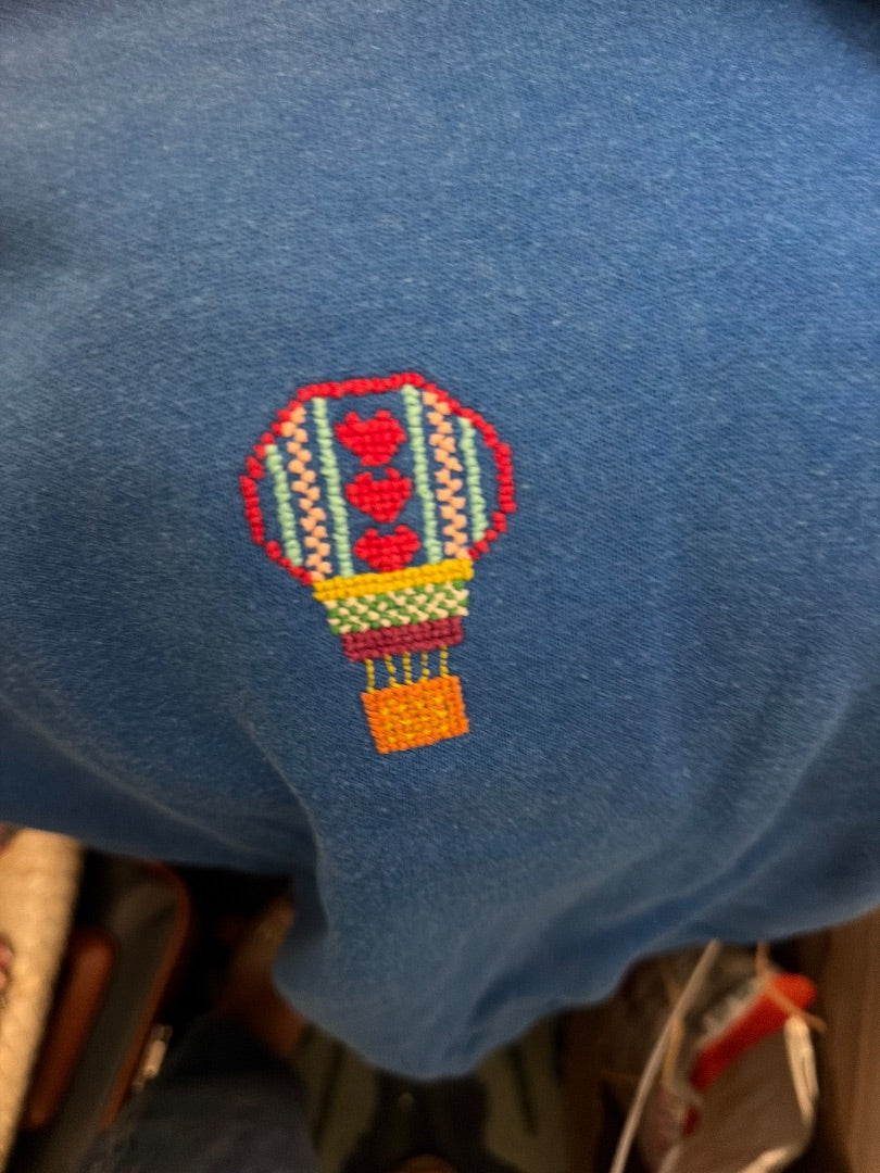 LB embroidered heart balloon crew