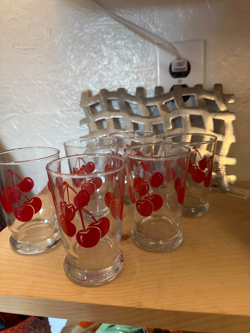 Set of 6 vtg cherry glasses