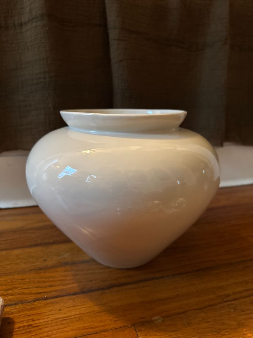 Haeger Cream Haeger Vase / Pot