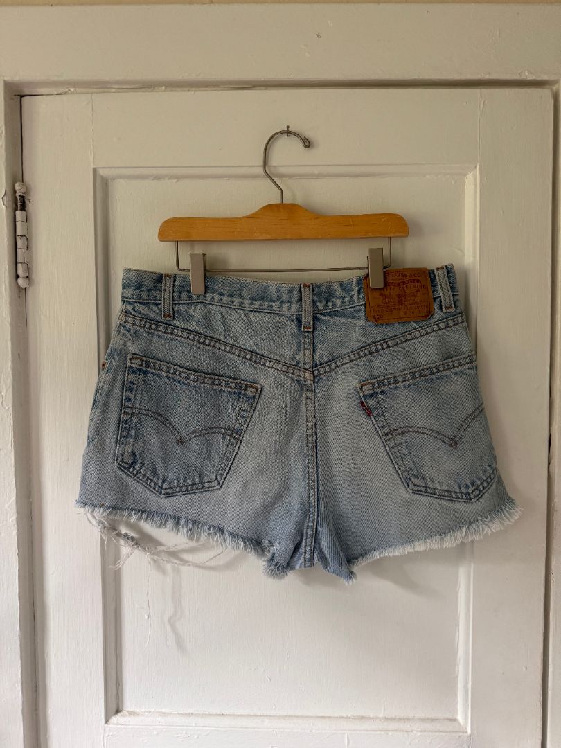 Blue Levis Levis 550 34W cut off shorts, 34W