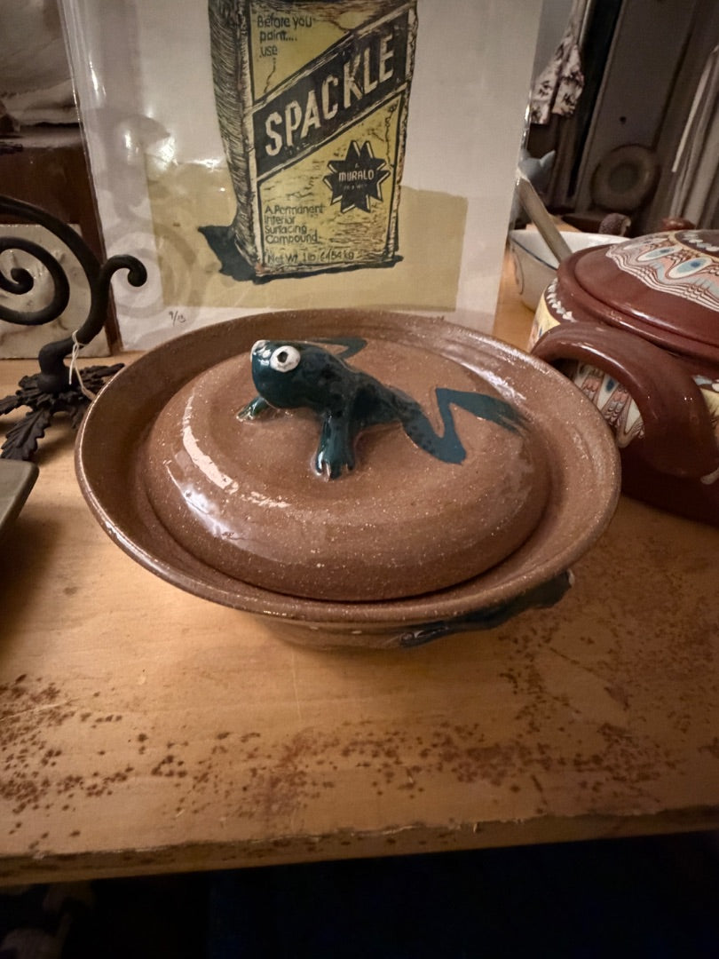 Frog casserole studio pottery