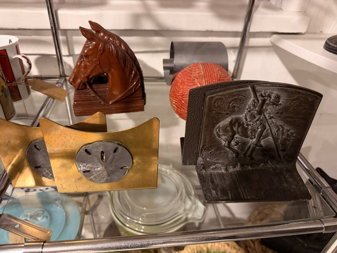 MCM sand dollar bookends homewares: vintage