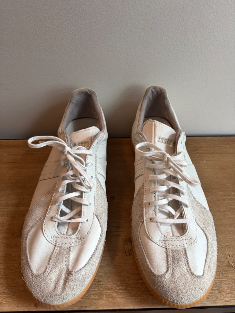 White Army Surplus clothing: vintage, 44