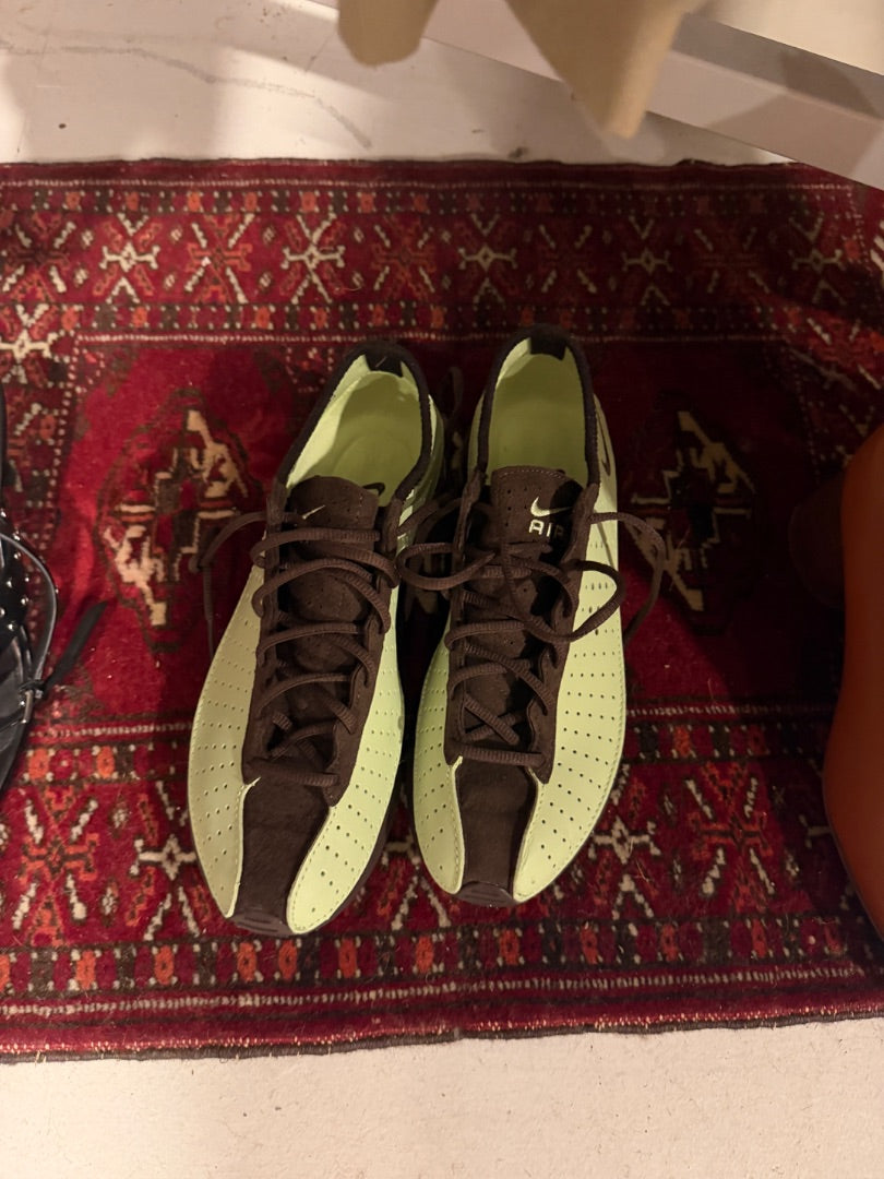 Nikes ~ mint & brown