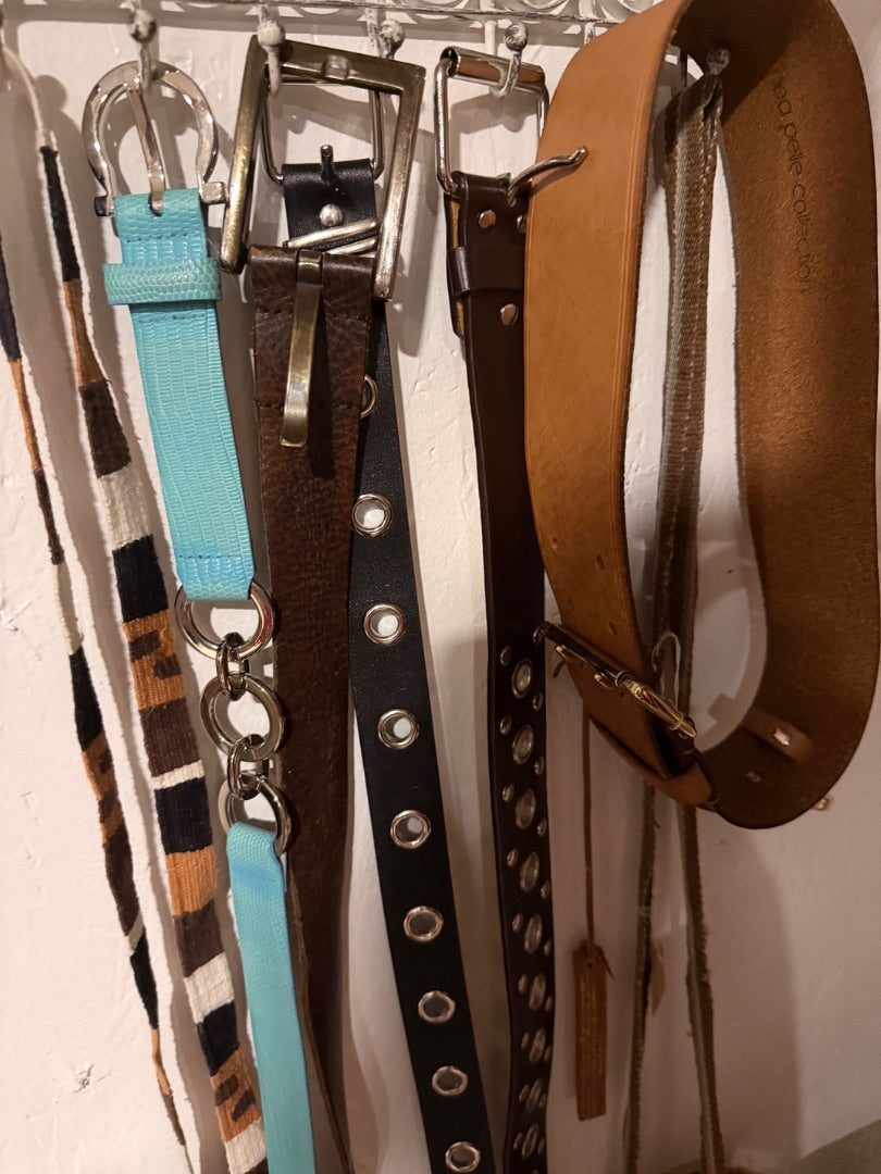 Blk belt silver rivets