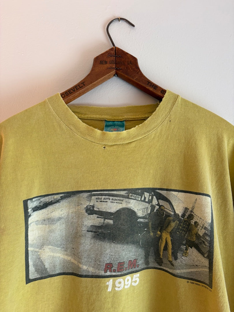 Yellow Fruit of the Loom clothing: vintage, XL