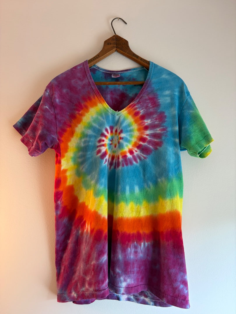 Tie-Dye Hanes clothing: vintage, L
