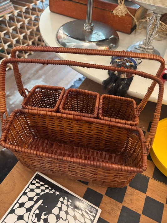 Wicker condiment basket