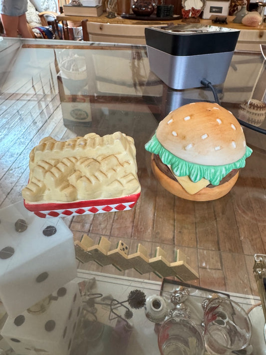 90’s porcelain burger&ff salt and pepper