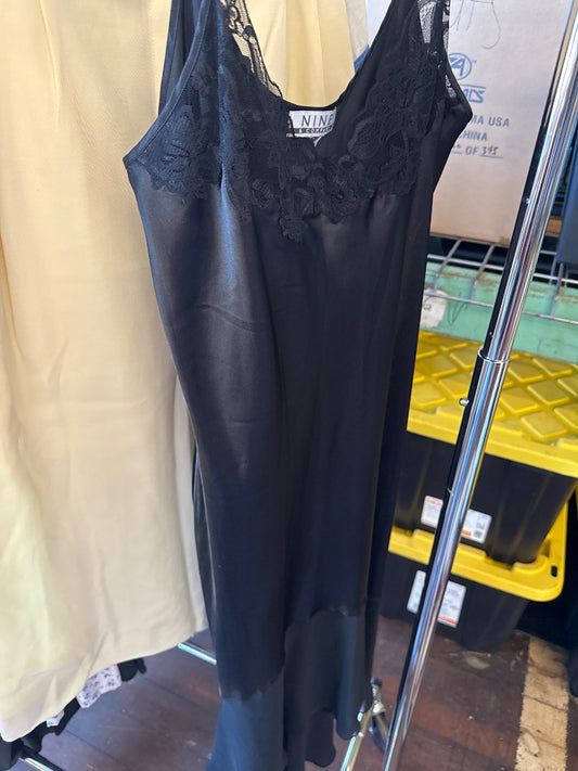 Black Nine & company Y2K Slip