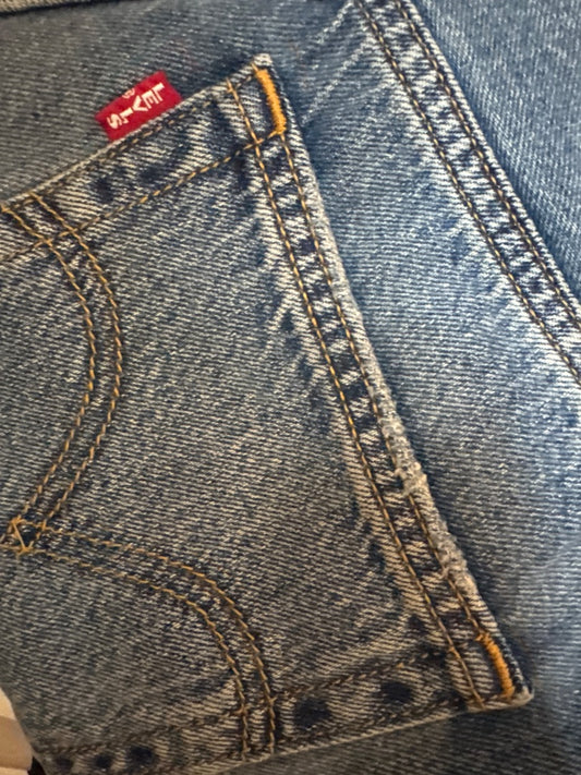 Wide leg Levi’s 26”