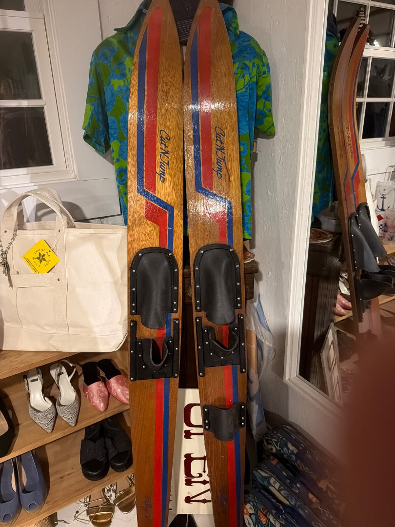 Cut n jump water skis