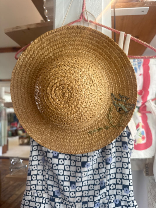 Woven hat w/fish embroidery