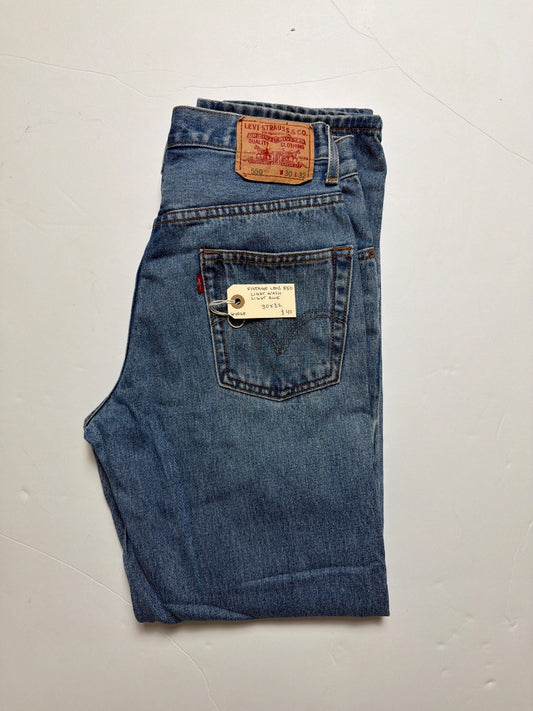 Light blue Levi’s Vintage Levi’s 550 Light wash size 30x 32, 30x32