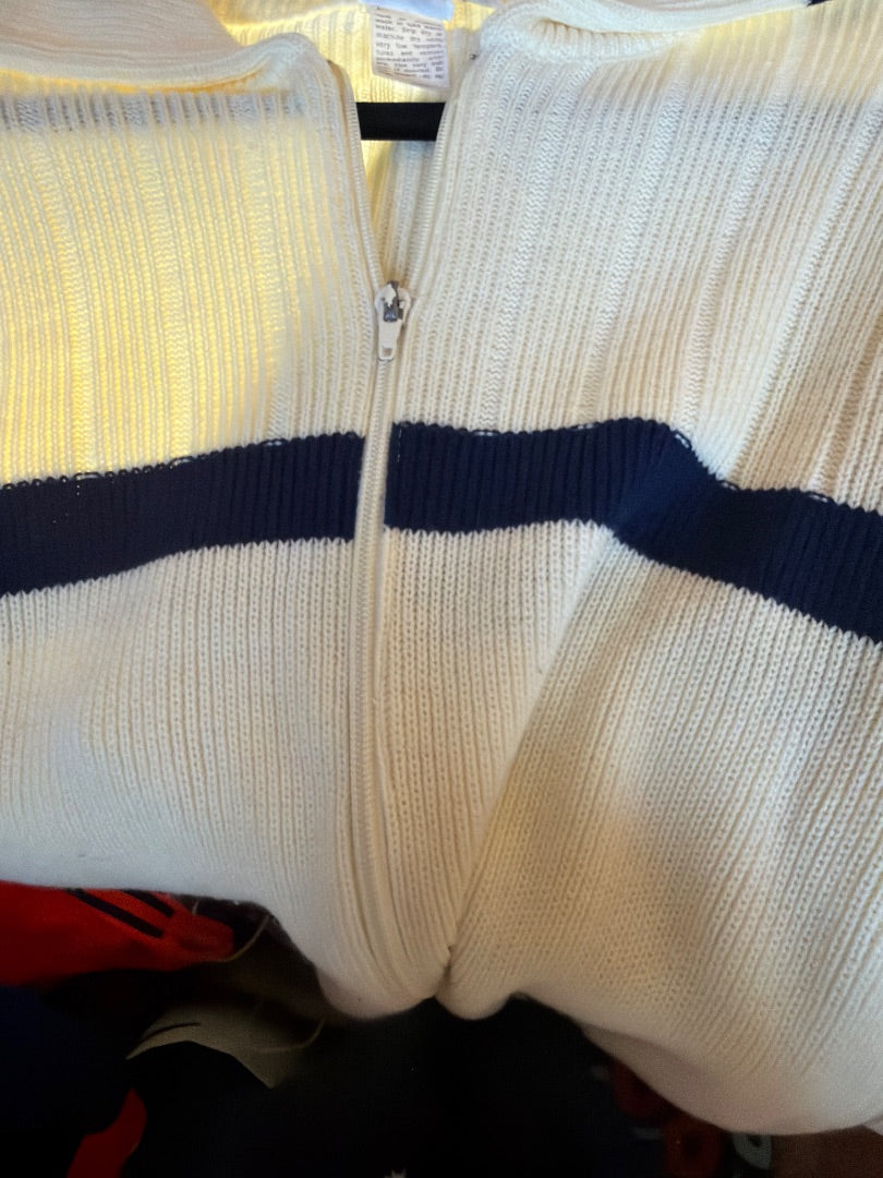 LB cream/navy knit