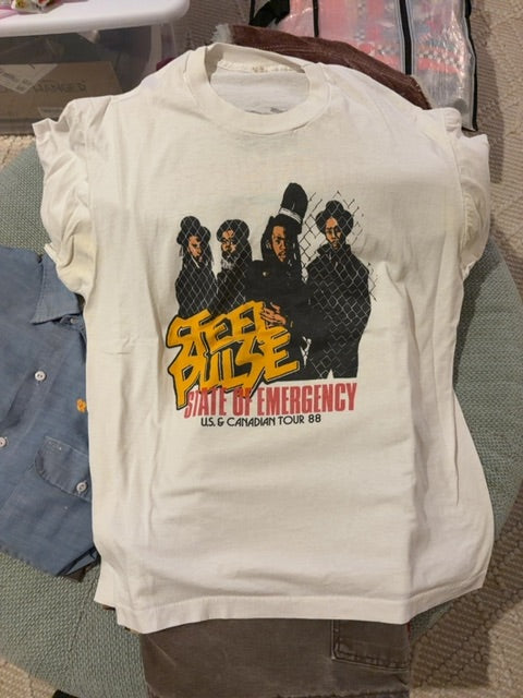 White Screen Stars Best clothing: vintage, XL