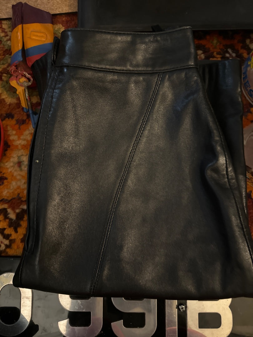 Blk butter leather skirt
