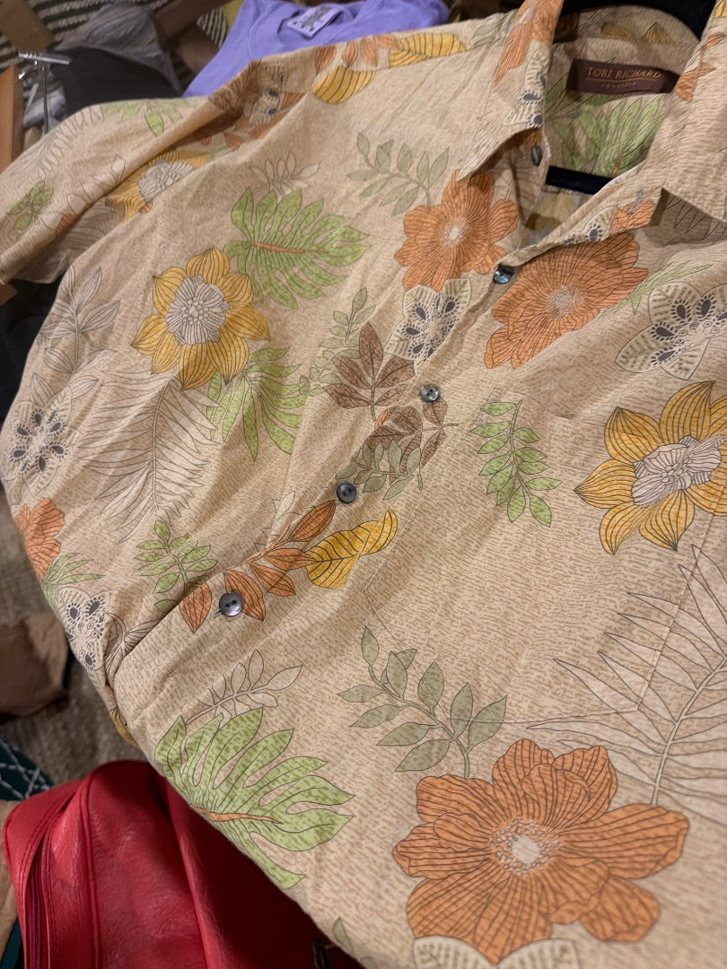 Earthy Hawaiian shell buttons