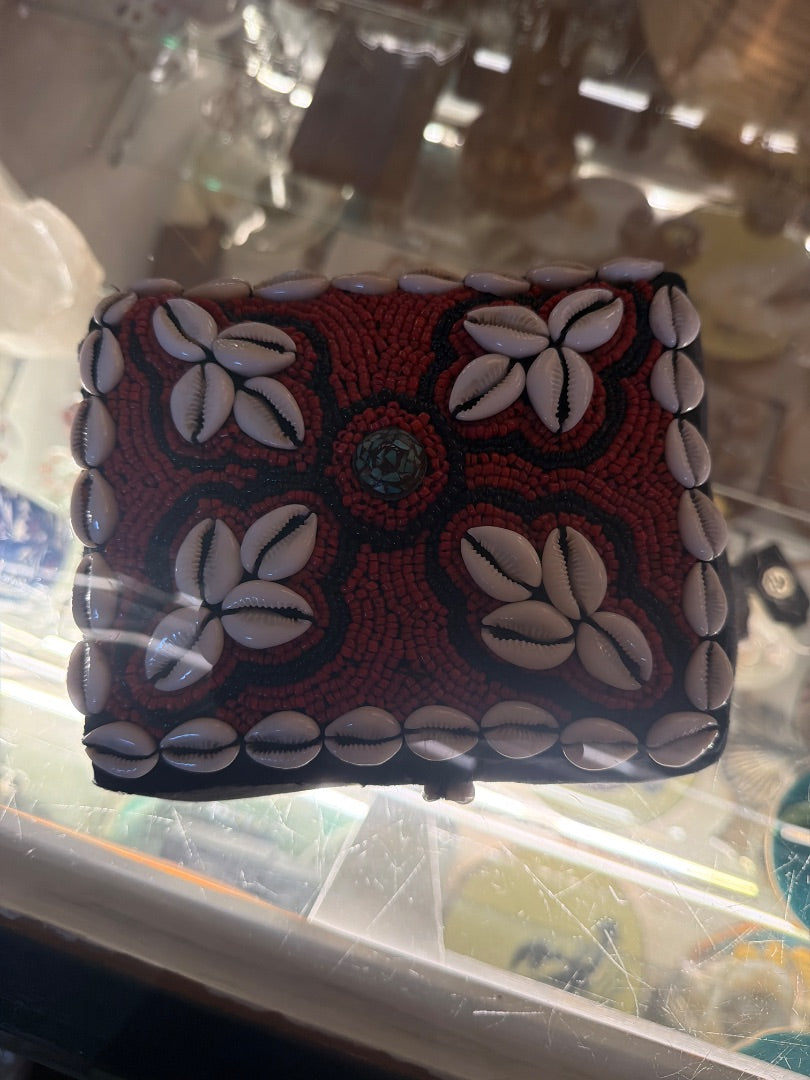 Shell, coral, turq clutch ~ Peru